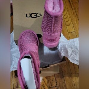UGG toddler girls pink glittered leopard boots size 8